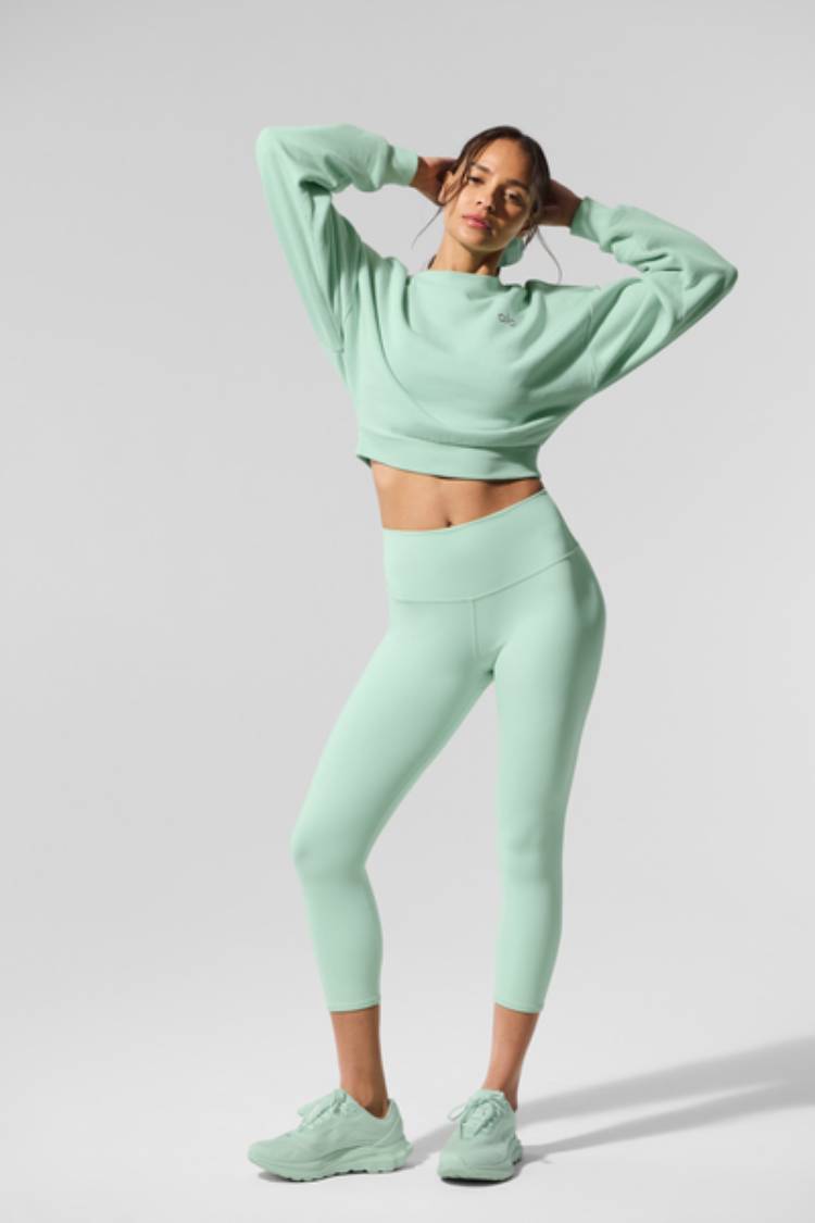 CROPPED ACCOLADE CREWNECK