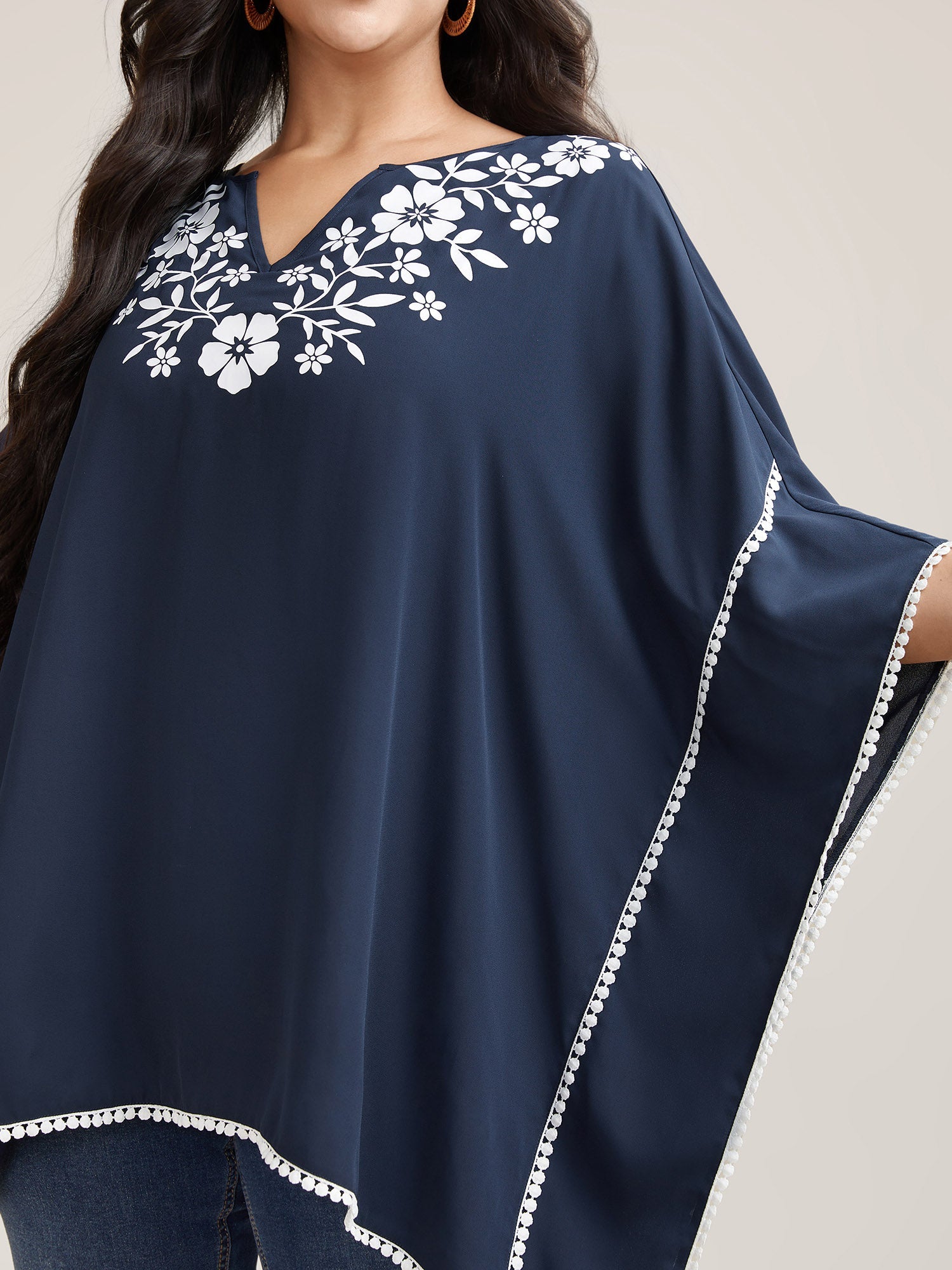 Printed Neckline Lace Spliced Loose Shirt