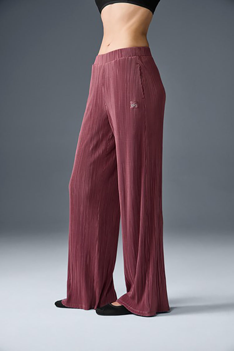 HIGH-WAIST MICRO PLISSE STRAIGHT LEG PANT