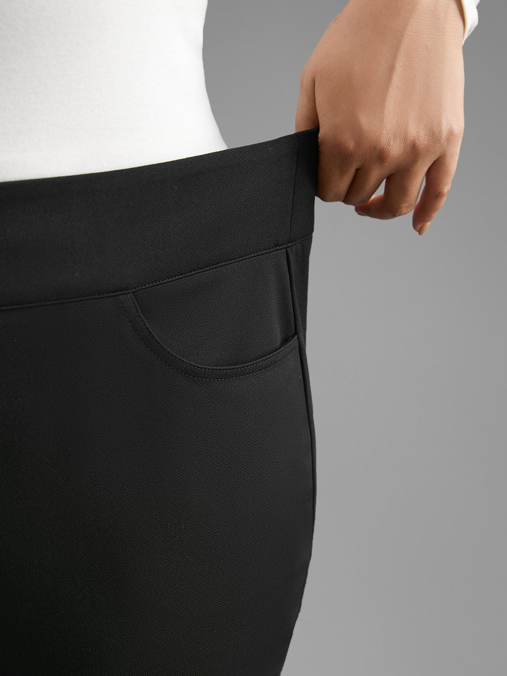 Mid Rise Buckle Detail Skinny Pants