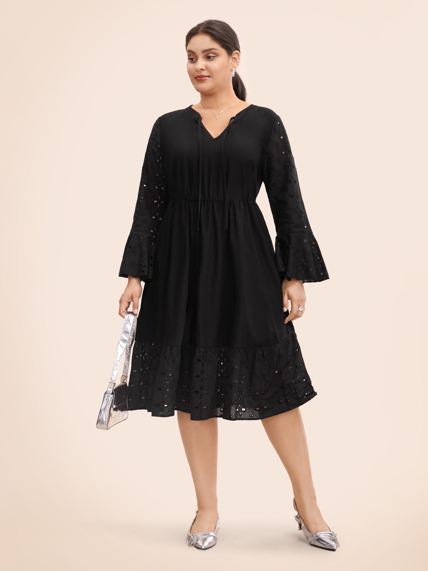 Embroidered Flare Cuffs Midi Dress