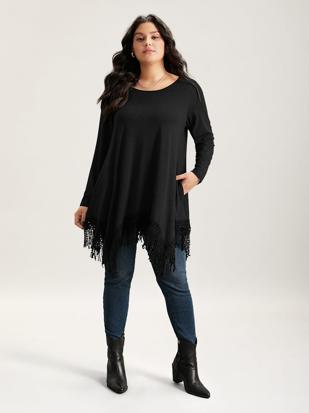 Solid Tassels Trim Pocket Asymmetrical Hem T-shirt