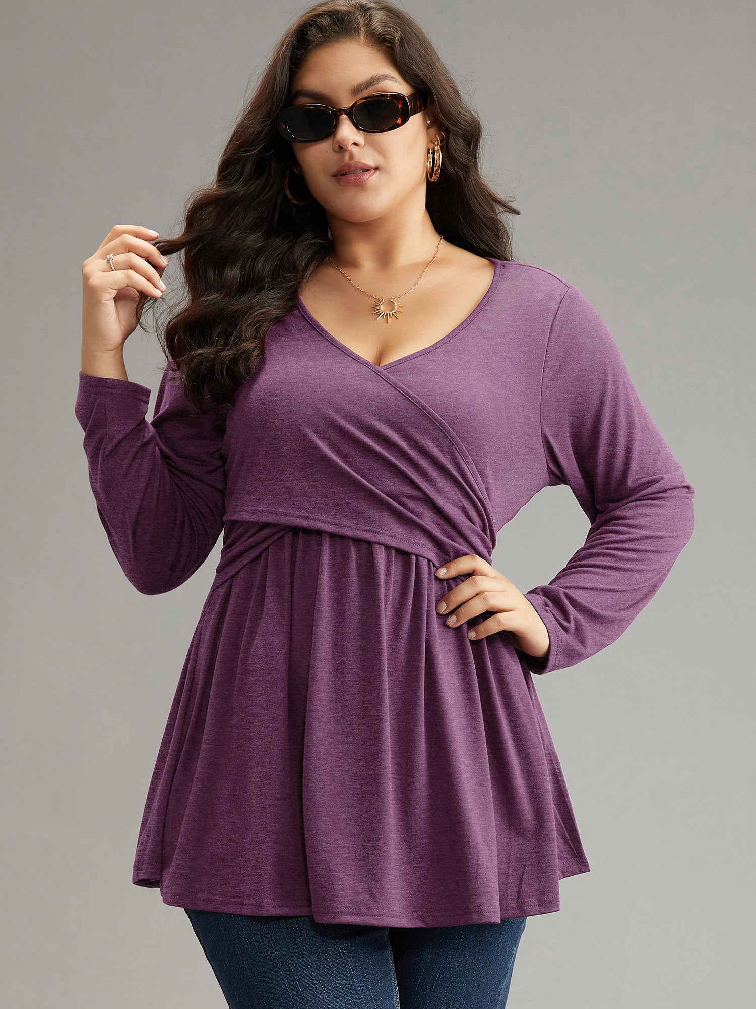 Solid Crossover V Neck Ruffle Hem T-shirt