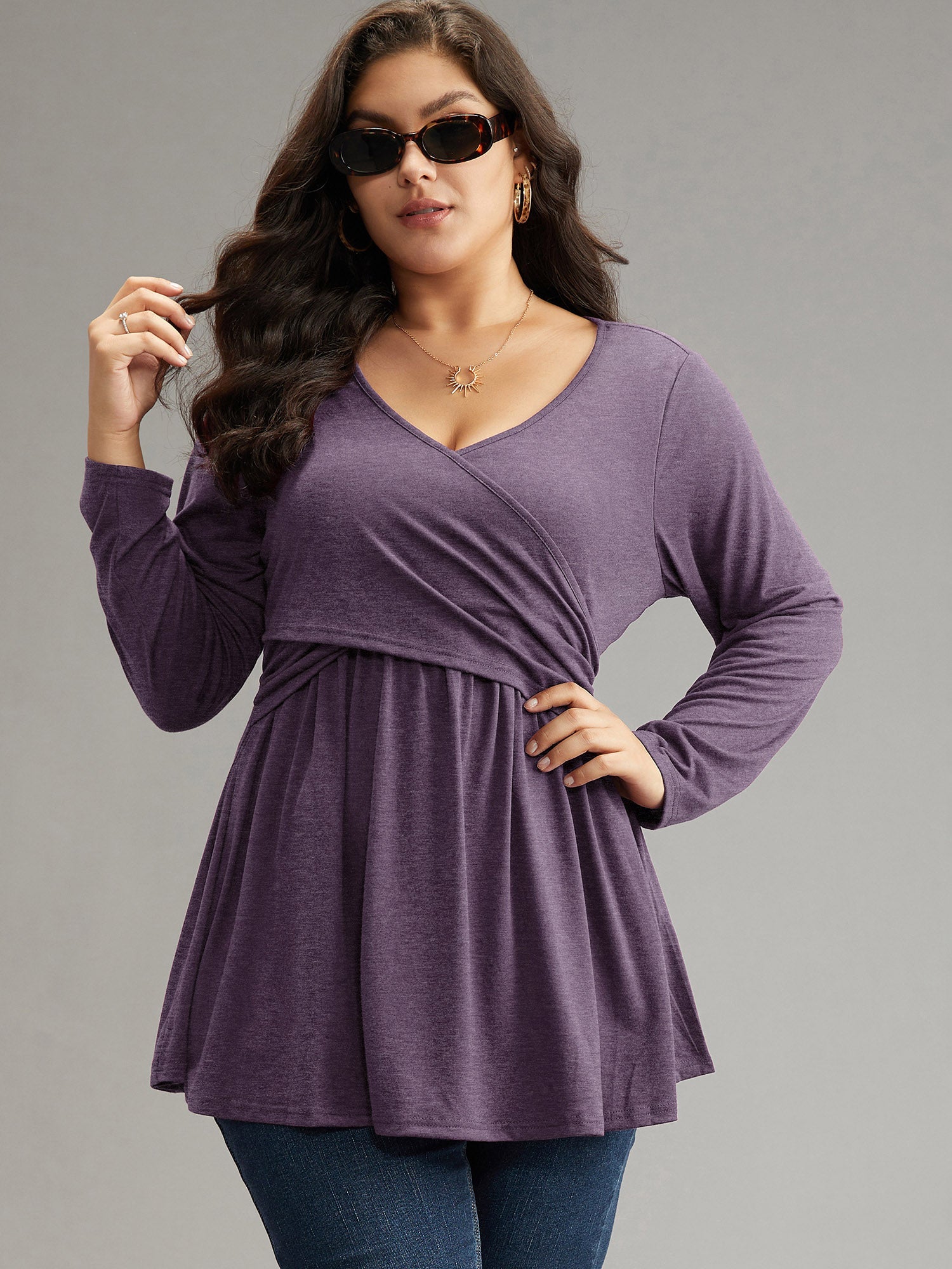 Solid Crossover V Neck Ruffle Hem T-shirt