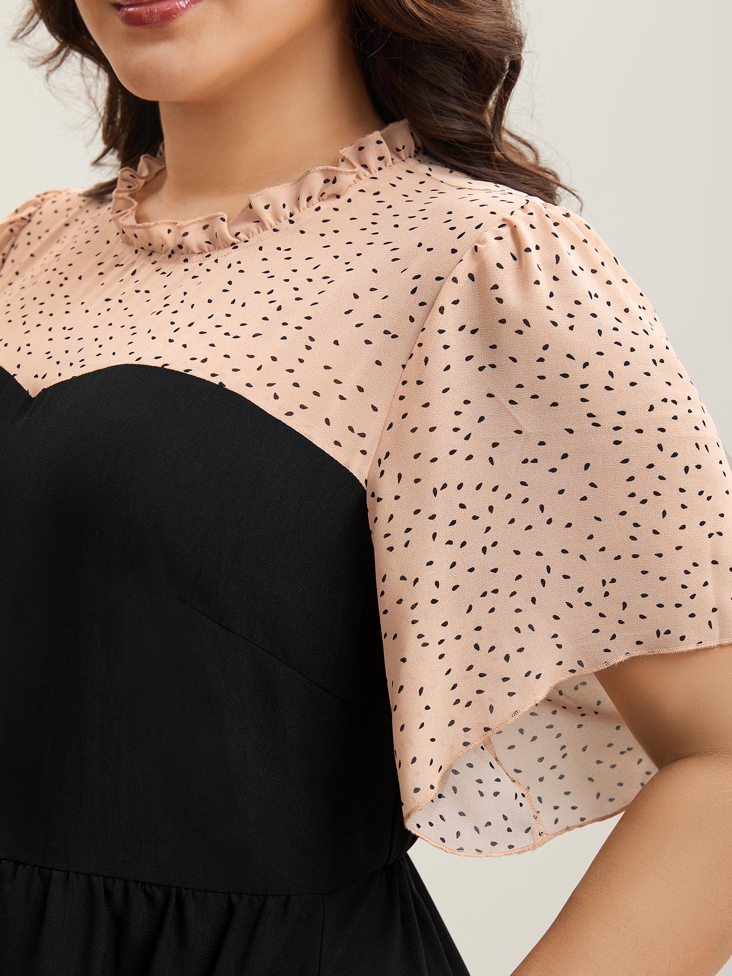 Round Ruffled Neck Color Contrast Midi Dress
