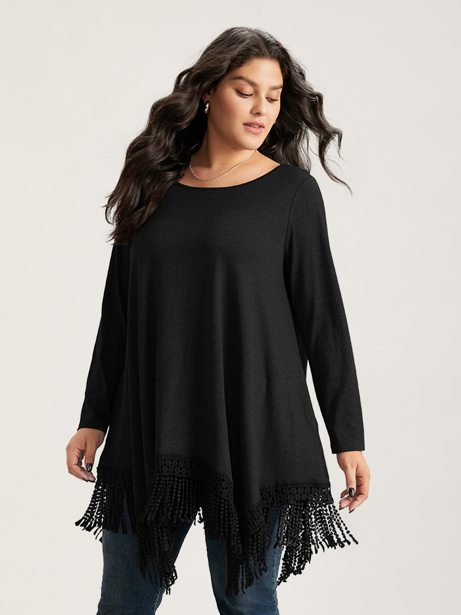Solid Tassels Trim Pocket Asymmetrical Hem T-shirt