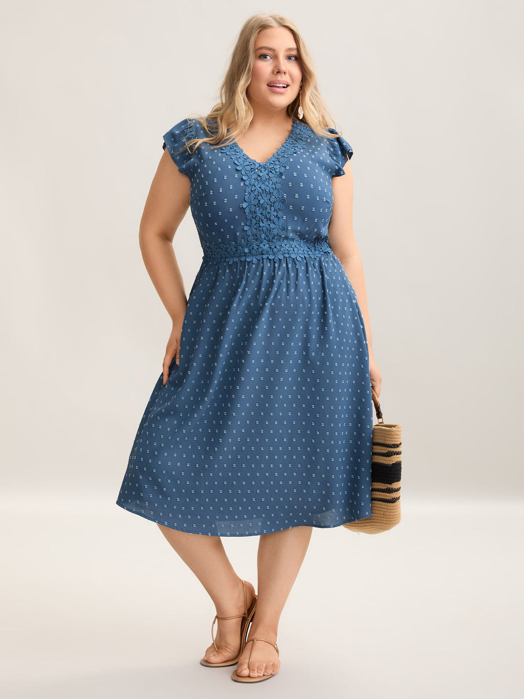 Lace Textured Spliced Pockets Midi Dress