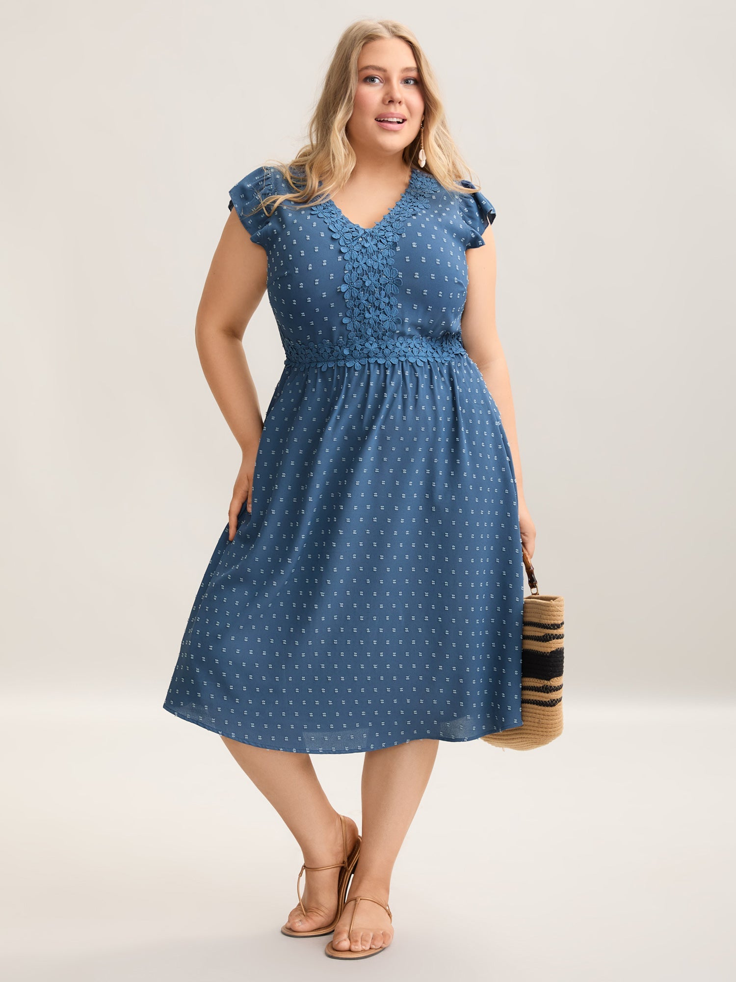 Lace Textured Spliced Pockets Midi Dress