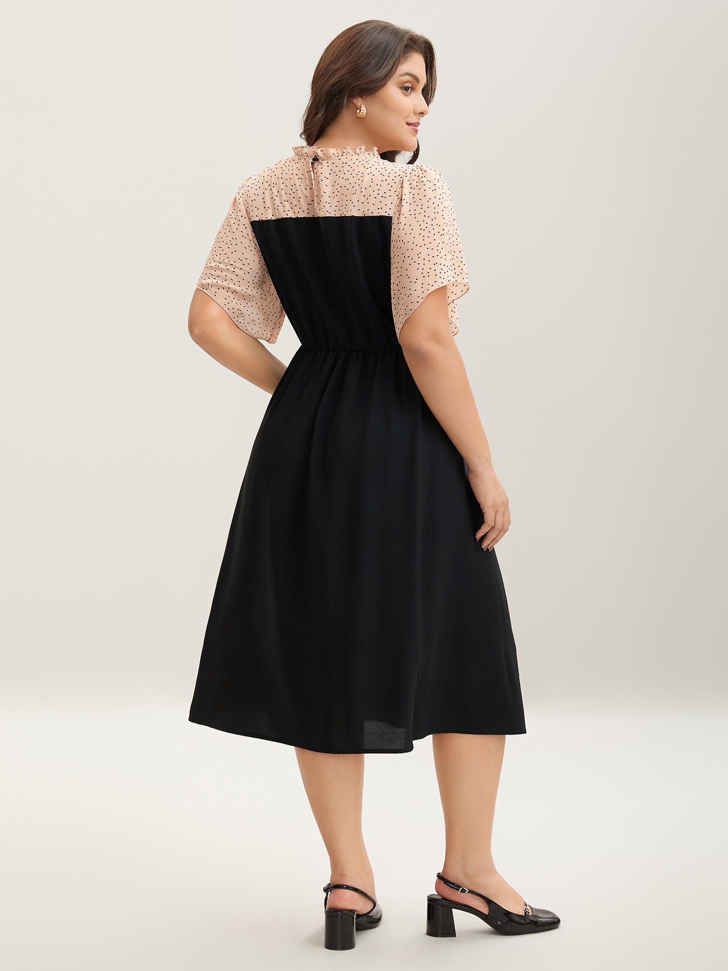 Round Ruffled Neck Color Contrast Midi Dress