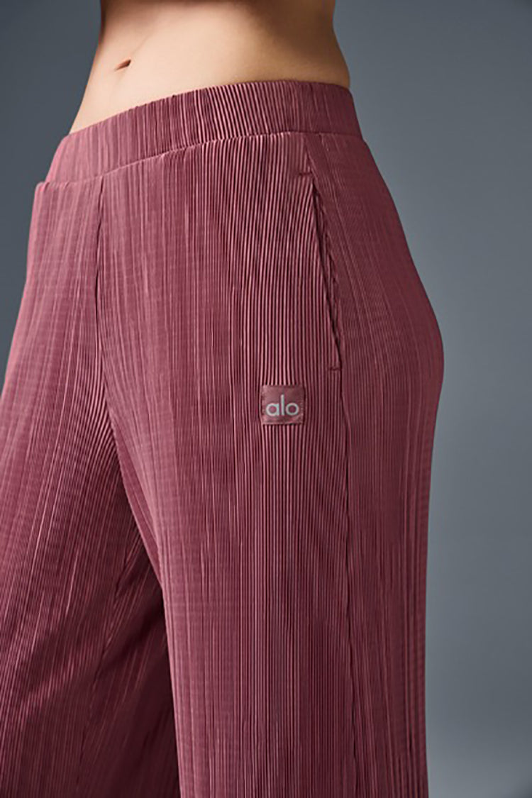 HIGH-WAIST MICRO PLISSE STRAIGHT LEG PANT