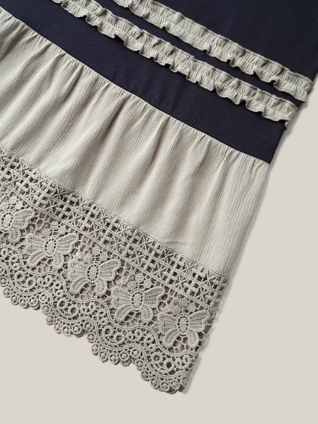 Lace Panel Color Contrast Tunic T-Shirt