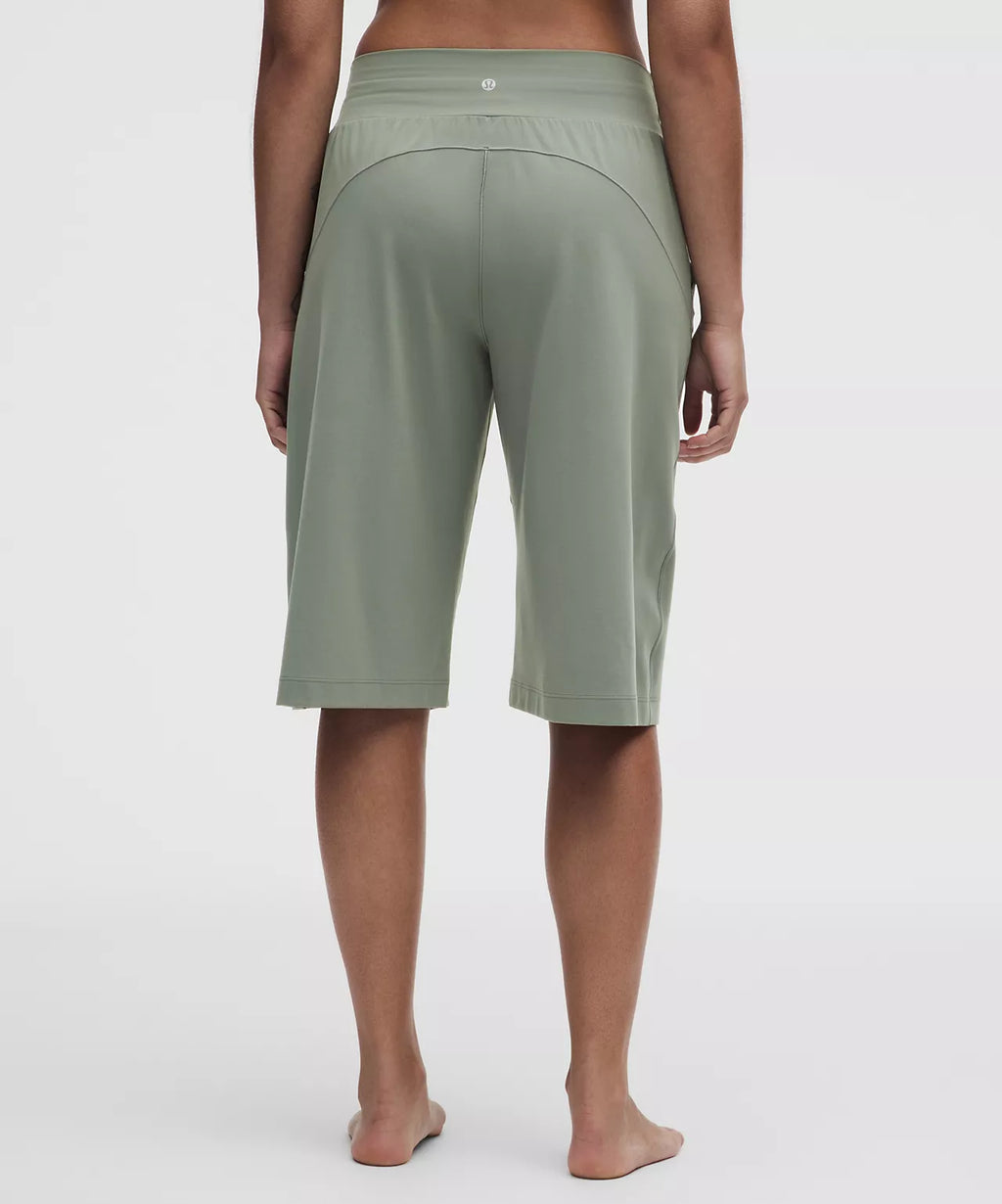 Groove Mid-Rise Relaxed Bermuda Short