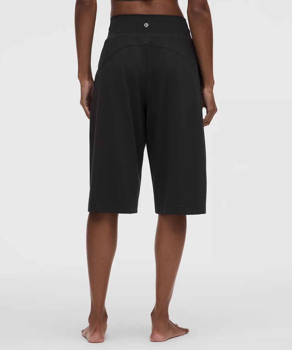 Groove Mid-Rise Relaxed Bermuda Short