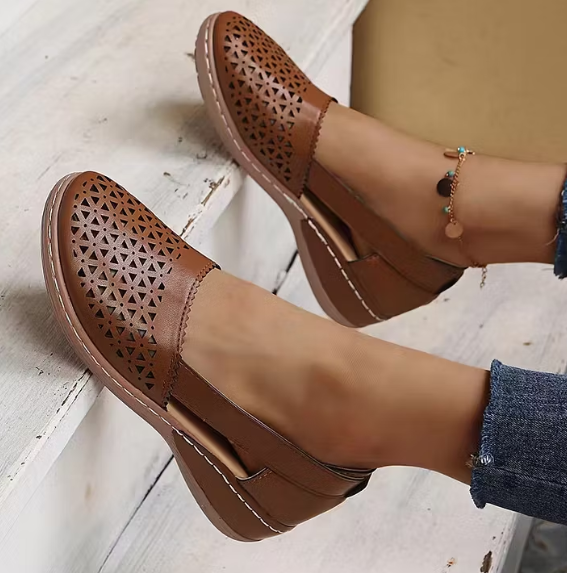 💝Last Day 50% OFF⭐Chic Women's Closed Toe Wedges - Wide & Large Size, Pain-Relief Arch Support
